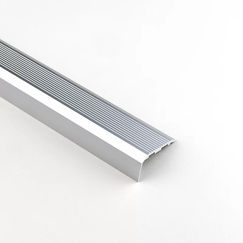 ANGULO NARIZ PRACTIKA ALUMINIO CR MT 36X18X2500MM